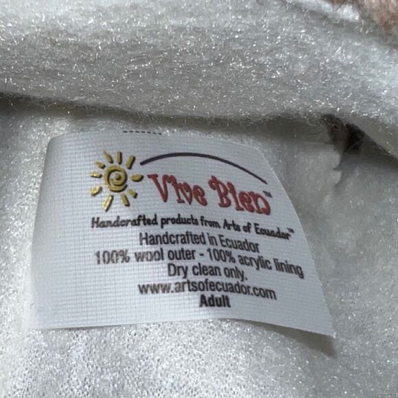 100% Wool Outer Goat Earflap Pom Pom Hat O/S - Picture 4 of 4